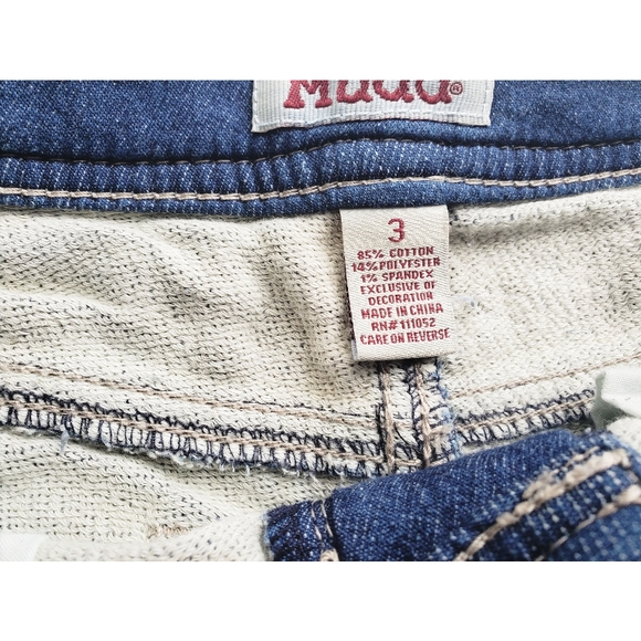 Mudd Womens Distressed Denim Jean Shorts Size 3 - Picture 3 of 3